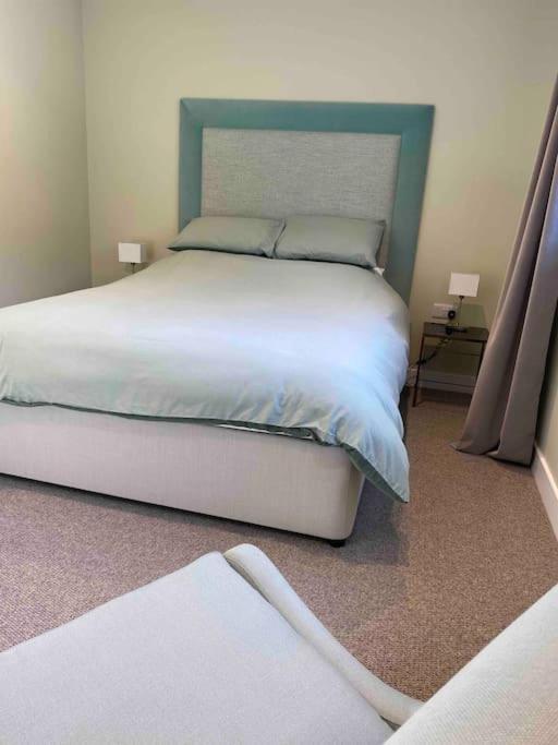 Larks Leaze Lodge, Steeple Ashton, Wiltshire Trowbridge Esterno foto