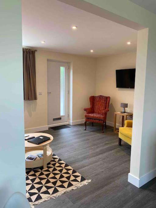 Larks Leaze Lodge, Steeple Ashton, Wiltshire Trowbridge Esterno foto
