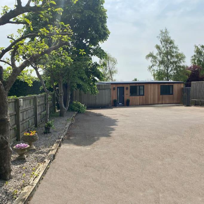 Larks Leaze Lodge, Steeple Ashton, Wiltshire Trowbridge Esterno foto